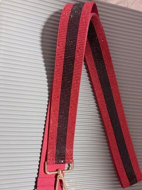 NWT 46” VIOLA Spirit Stripes Red & Black Crystal Bag Strap